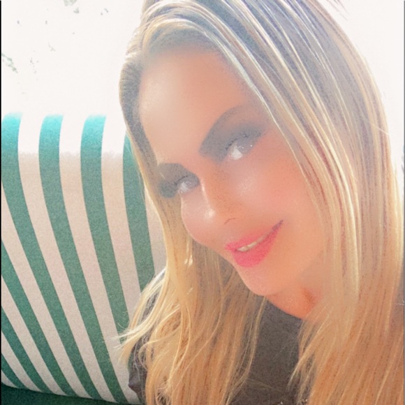 Meet your Posher, Sandra - Picture 1 of 1